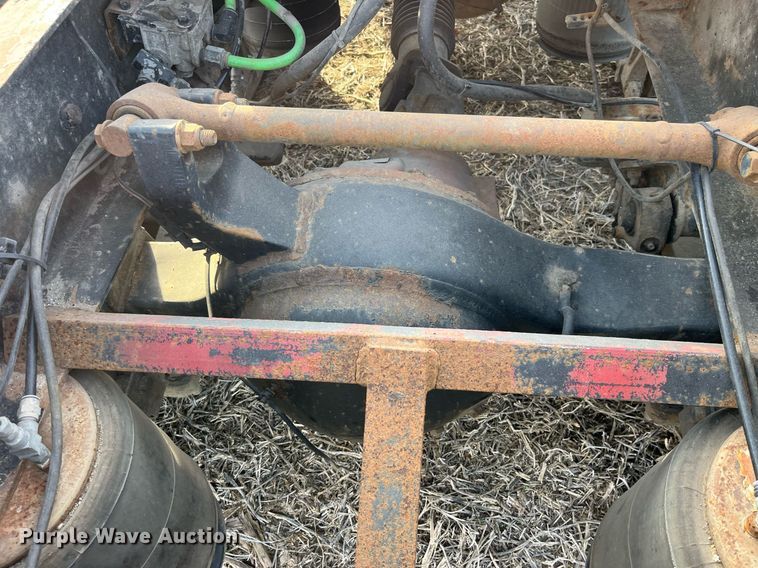 image for item LD9844 2007 International  9400i semi truck