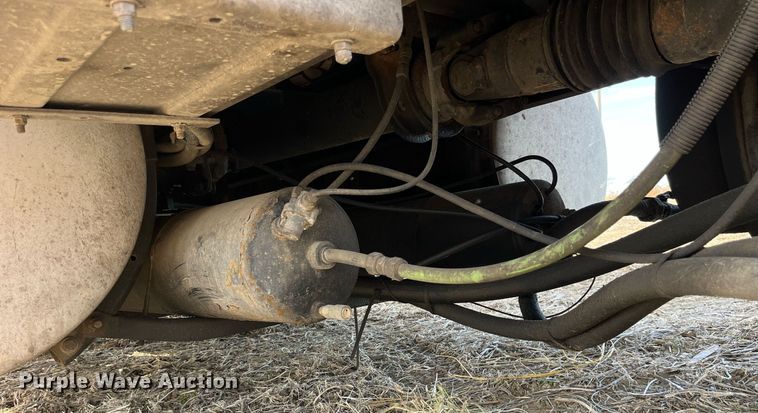 image for item LD9844 2007 International  9400i semi truck