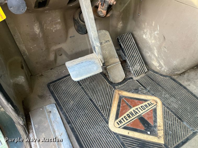 image for item LD9844 2007 International  9400i semi truck