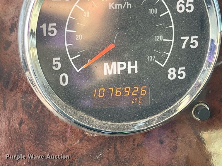 image for item LD9844 2007 International  9400i semi truck