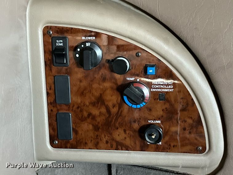 image for item LD9844 2007 International  9400i semi truck