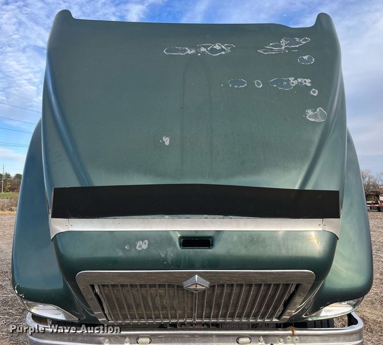 image for item LD9844 2007 International  9400i semi truck