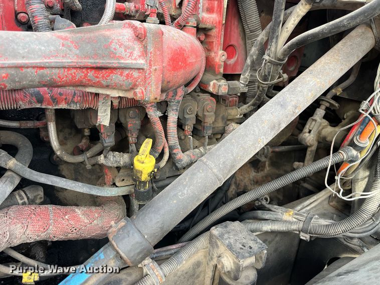 image for item LD9844 2007 International  9400i semi truck