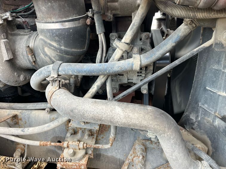 image for item LD9844 2007 International  9400i semi truck