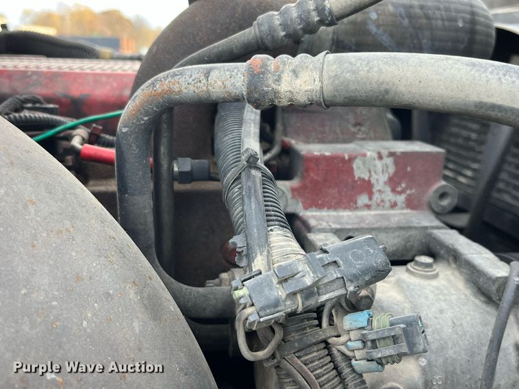 image for item LD9844 2007 International  9400i semi truck