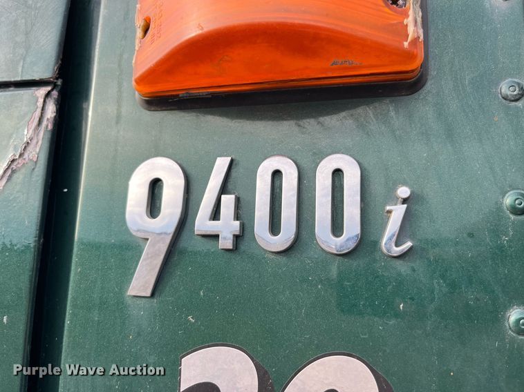 image for item LD9844 2007 International  9400i semi truck