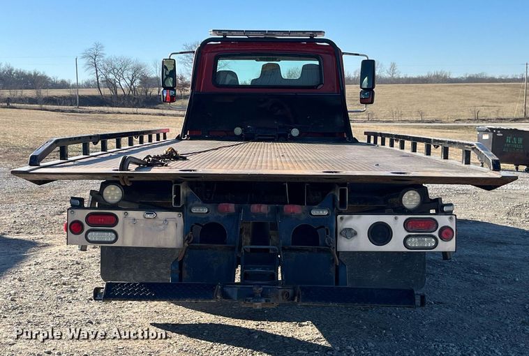 image for item LD9989 2005 International  4300 rollback truck