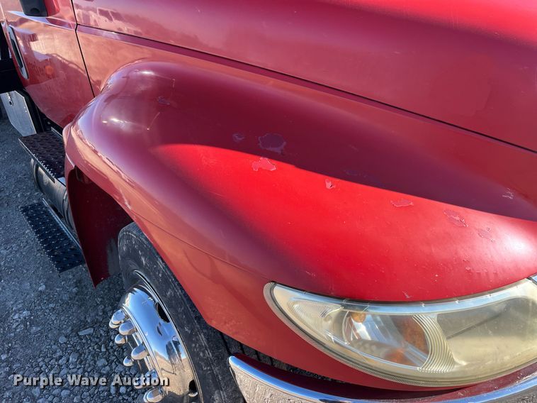 image for item LD9989 2005 International  4300 rollback truck