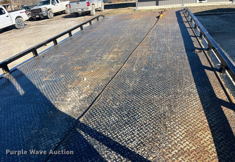 image for item LD9989 2005 International  4300 rollback truck