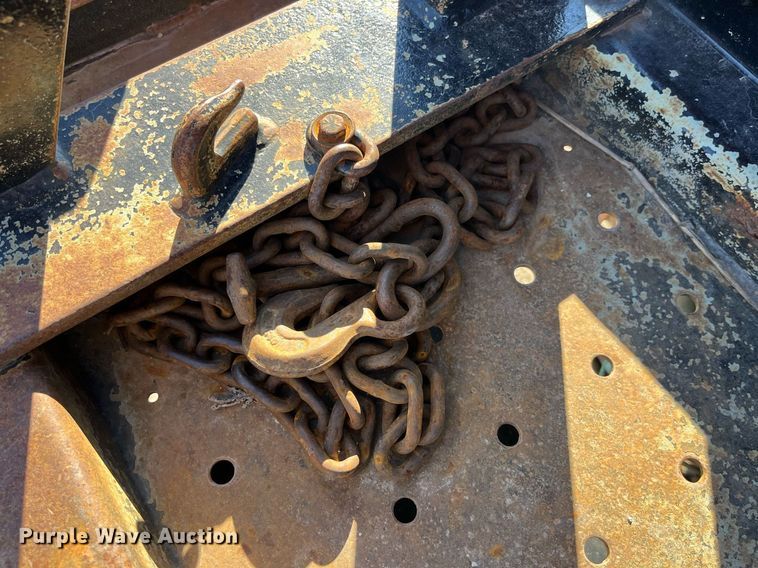 image for item LD9989 2005 International  4300 rollback truck