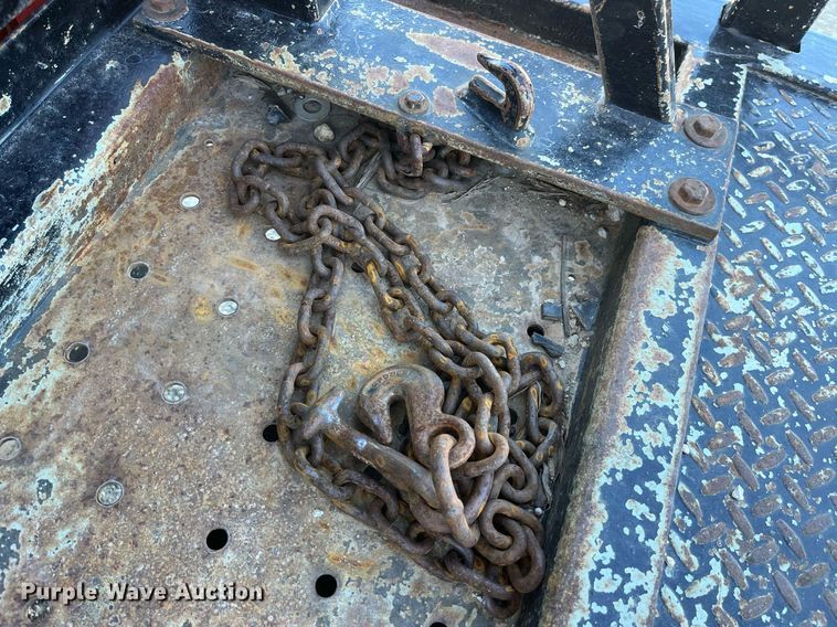 image for item LD9989 2005 International  4300 rollback truck