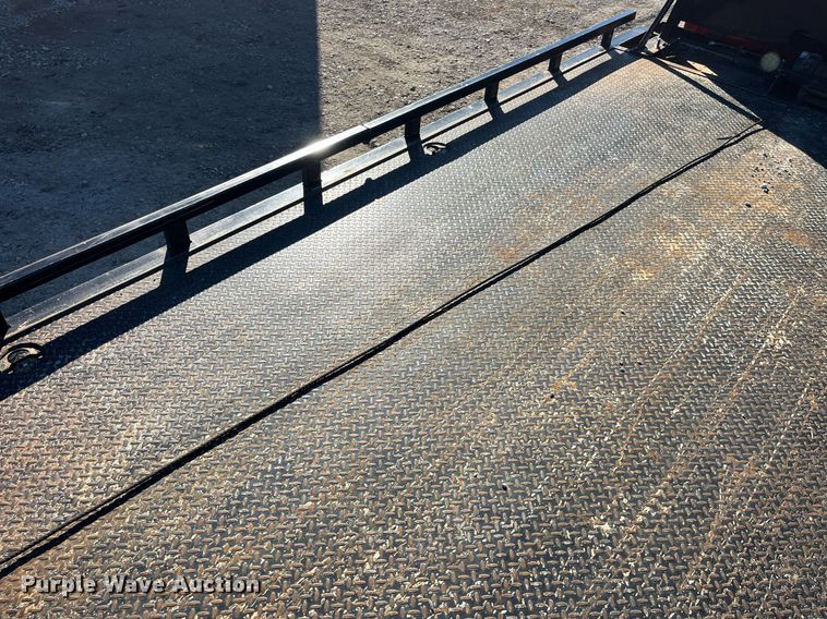 image for item LD9989 2005 International  4300 rollback truck