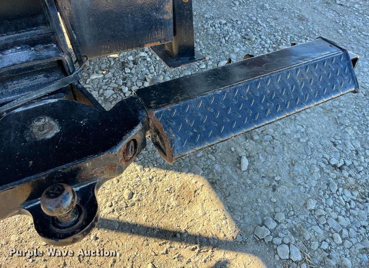 image for item LD9989 2005 International  4300 rollback truck