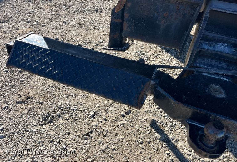 image for item LD9989 2005 International  4300 rollback truck