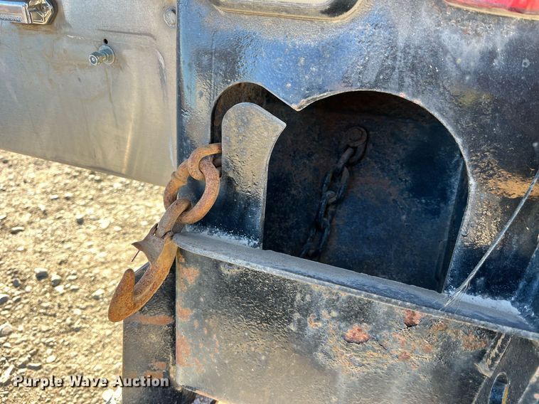 image for item LD9989 2005 International  4300 rollback truck