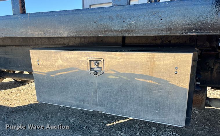 image for item LD9989 2005 International  4300 rollback truck