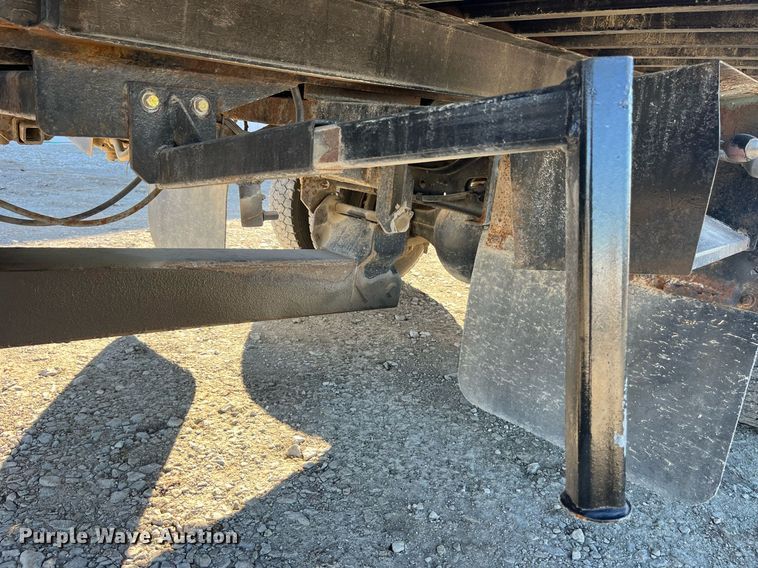 image for item LD9989 2005 International  4300 rollback truck