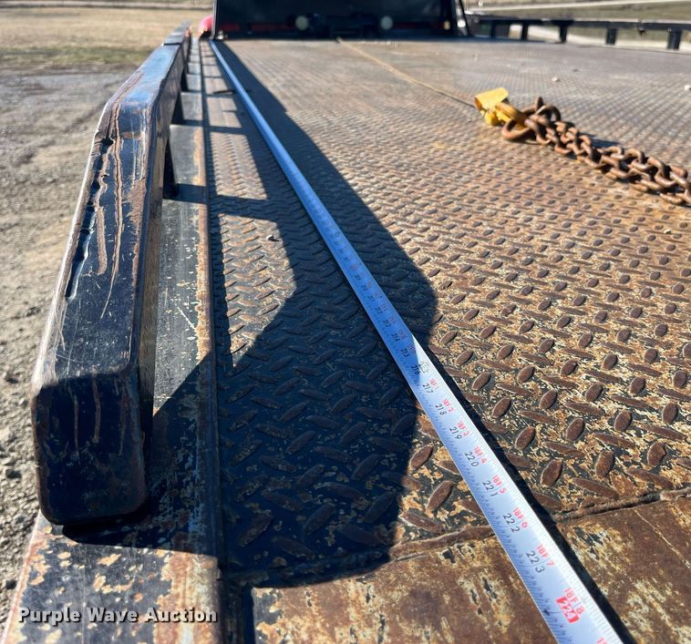 image for item LD9989 2005 International  4300 rollback truck