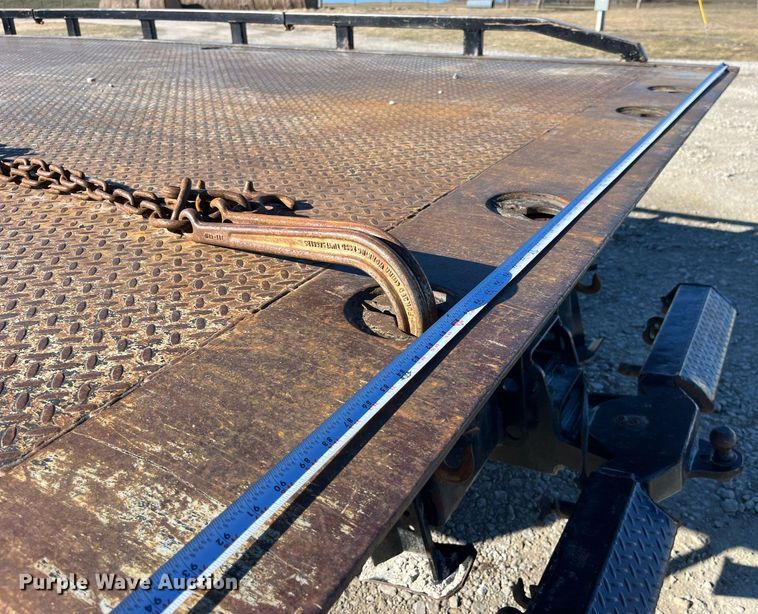 image for item LD9989 2005 International  4300 rollback truck