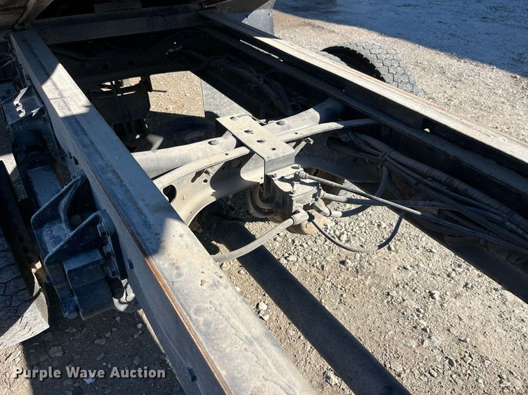 image for item LD9989 2005 International  4300 rollback truck