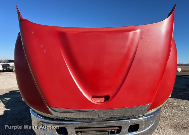 image for item LD9989 2005 International  4300 rollback truck