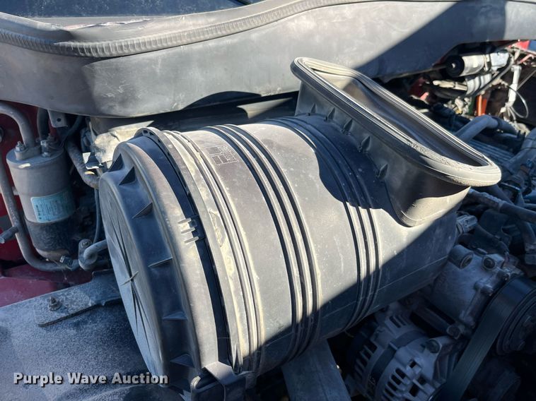 image for item LD9989 2005 International  4300 rollback truck