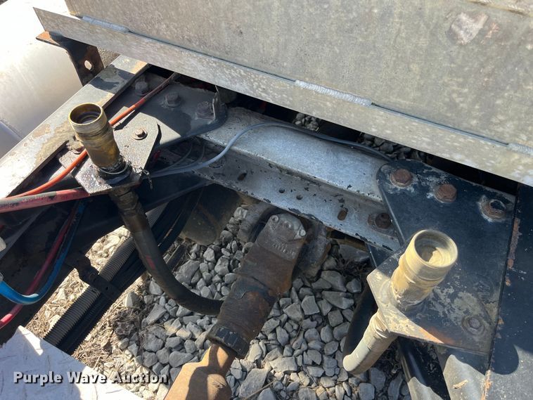 image for item LE9024 1995 Kenworth T600 semi truck