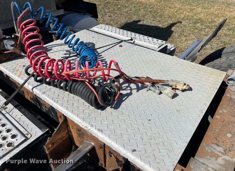 image for item LE9024 1995 Kenworth T600 semi truck