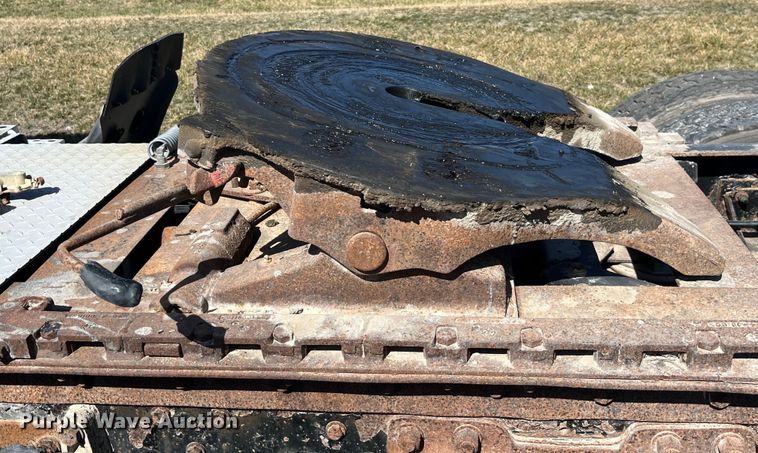 image for item LE9024 1995 Kenworth T600 semi truck