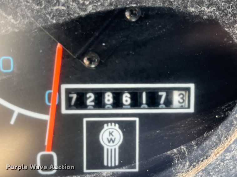 image for item LE9024 1995 Kenworth T600 semi truck