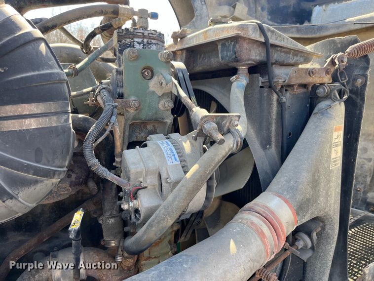 image for item LE9024 1995 Kenworth T600 semi truck