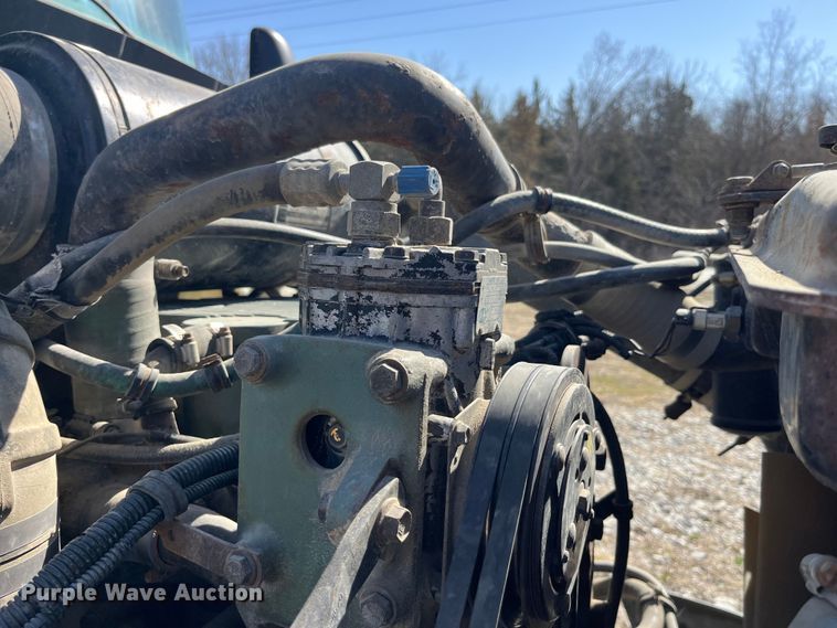 image for item LE9024 1995 Kenworth T600 semi truck