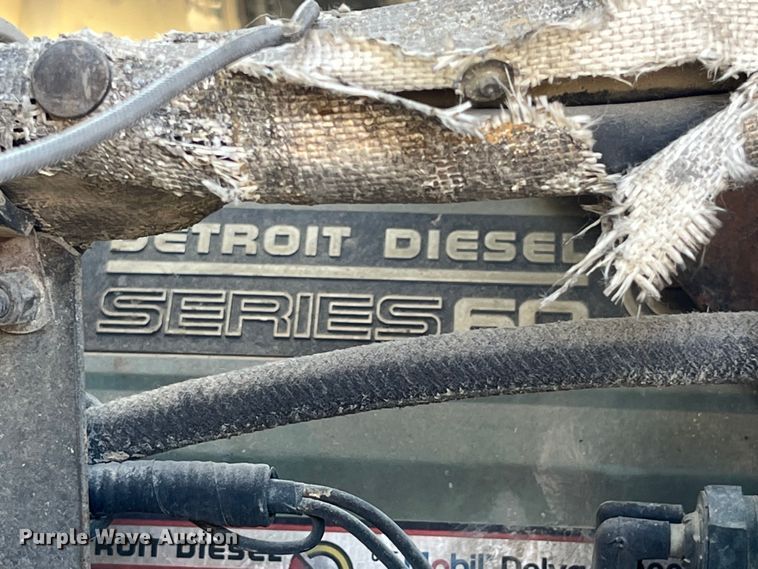 image for item LE9024 1995 Kenworth T600 semi truck