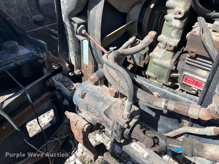 image for item LE9024 1995 Kenworth T600 semi truck