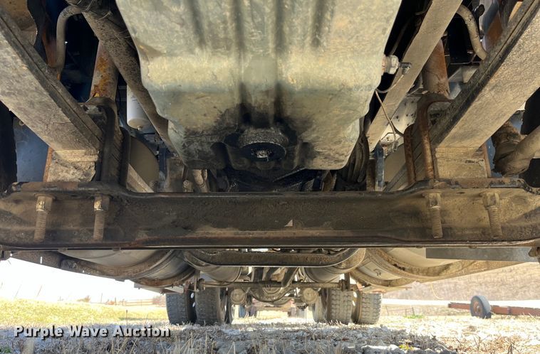 image for item LE9024 1995 Kenworth T600 semi truck