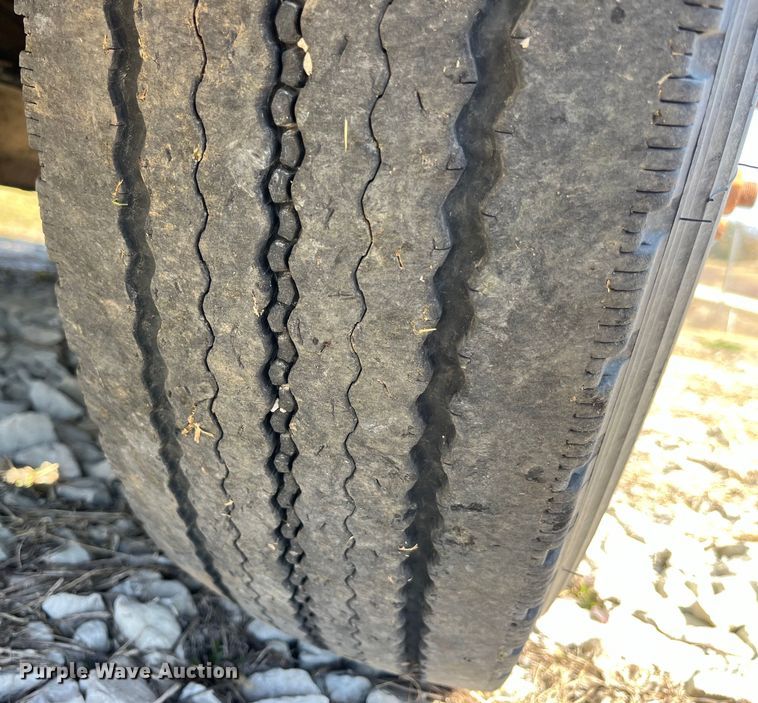 image for item LE9024 1995 Kenworth T600 semi truck