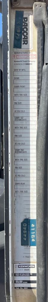 image for item LE9024 1995 Kenworth T600 semi truck