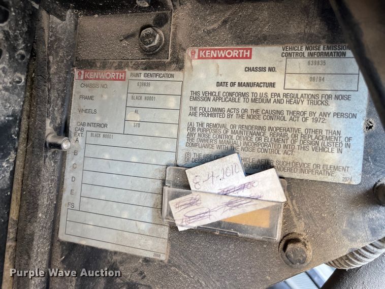 image for item LE9024 1995 Kenworth T600 semi truck