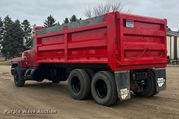 image for item LO9488 1999 Mack RD690S dump truck