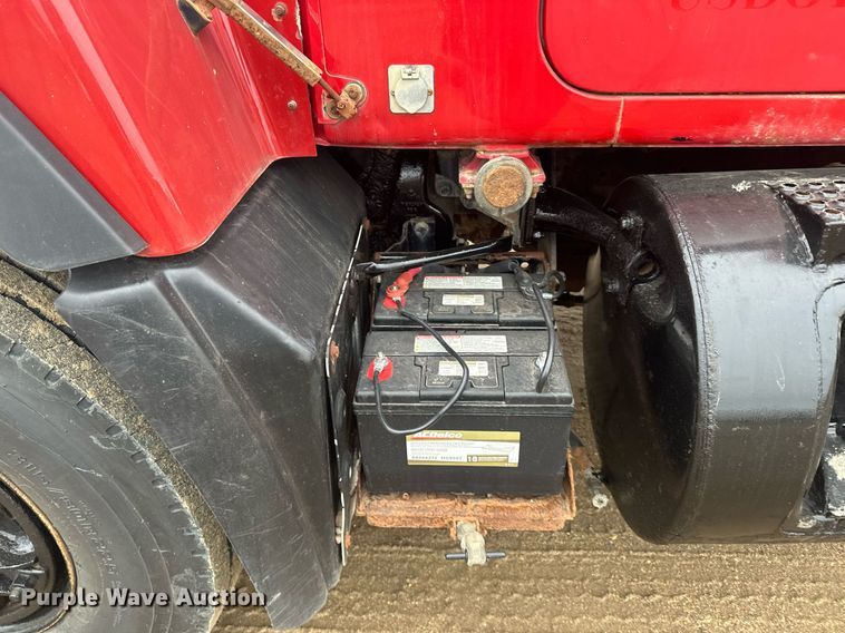 image for item LO9488 1999 Mack RD690S dump truck