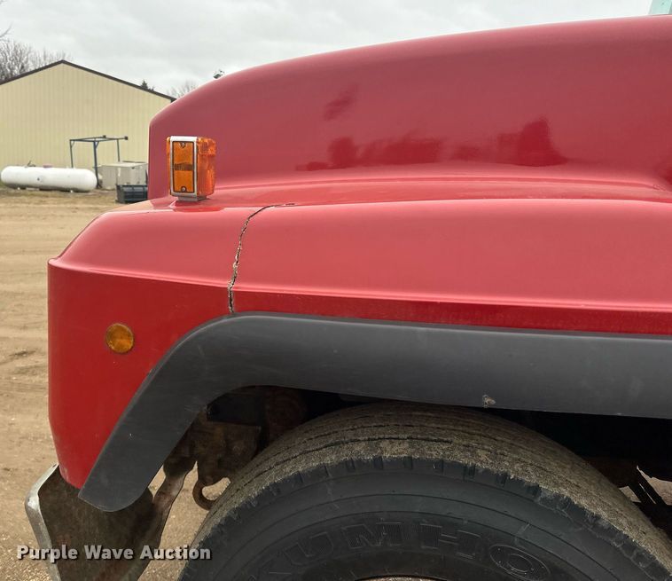 image for item LO9488 1999 Mack RD690S dump truck