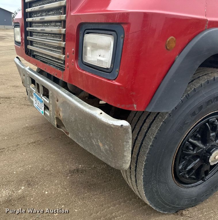 image for item LO9488 1999 Mack RD690S dump truck