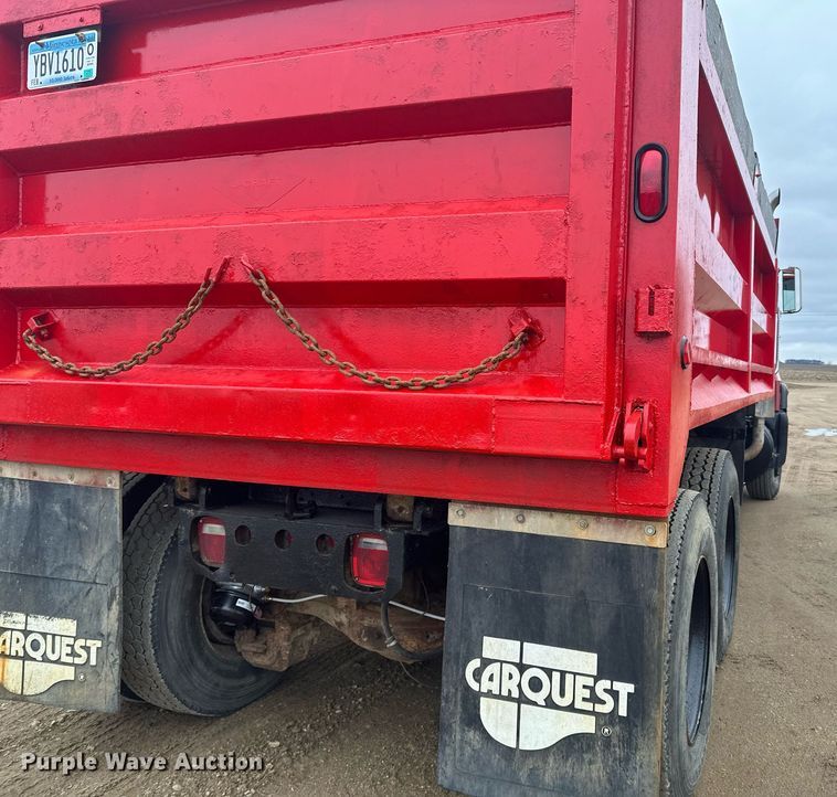 image for item LO9488 1999 Mack RD690S dump truck