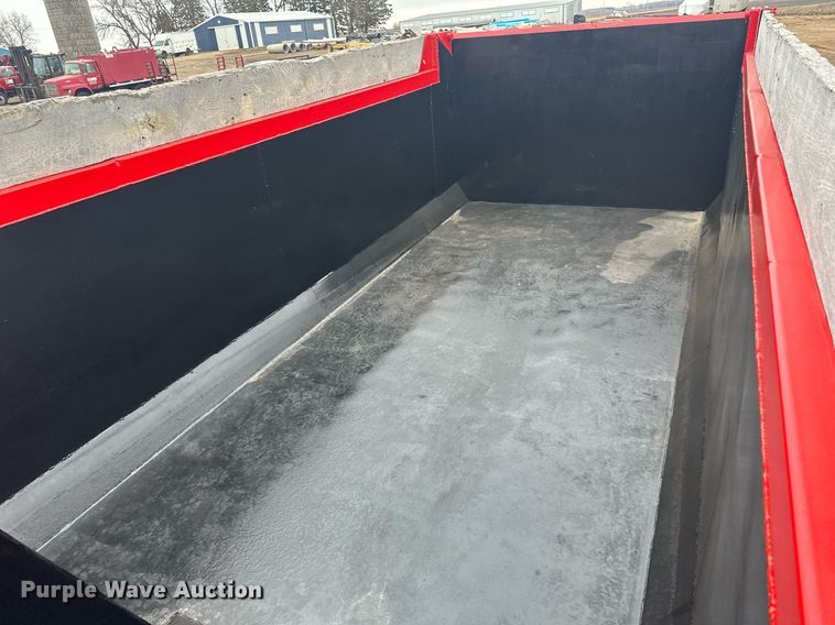 image for item LO9488 1999 Mack RD690S dump truck