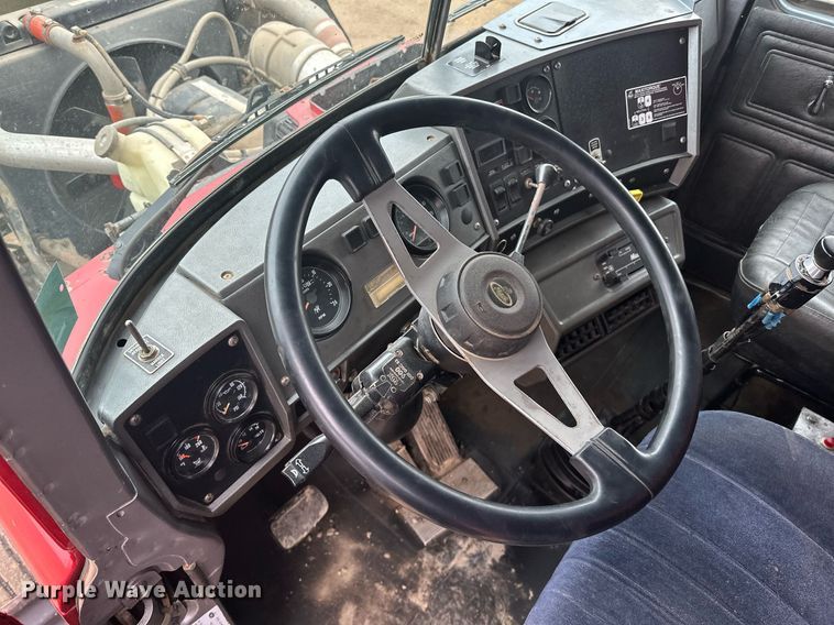 image for item LO9488 1999 Mack RD690S dump truck