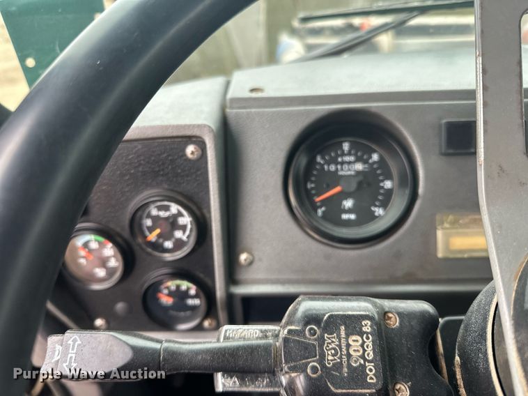 image for item LO9488 1999 Mack RD690S dump truck