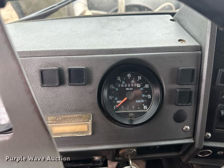 image for item LO9488 1999 Mack RD690S dump truck