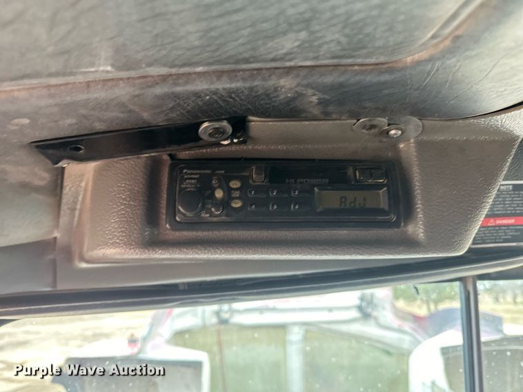 image for item LO9488 1999 Mack RD690S dump truck