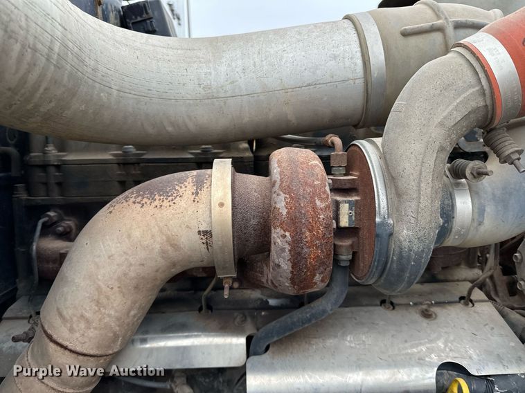 image for item LO9488 1999 Mack RD690S dump truck