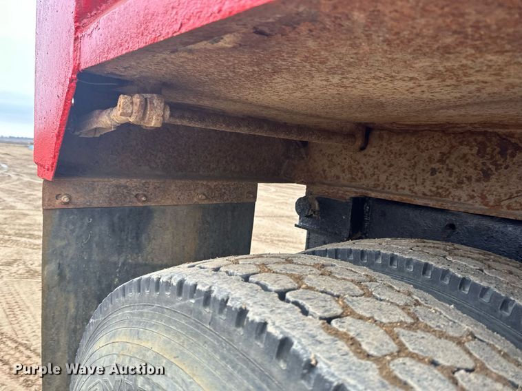 image for item LO9488 1999 Mack RD690S dump truck